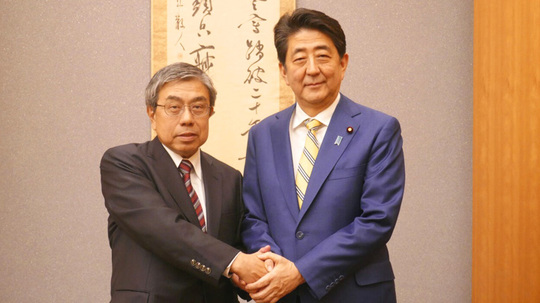 news_20190315_main（安倍総理小西氏）.jpg